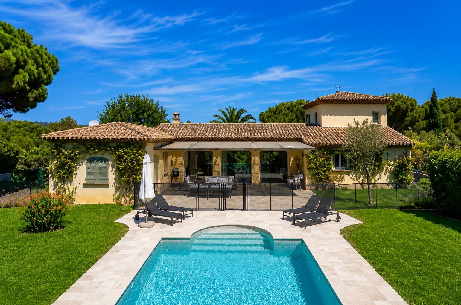 Villa Macaque