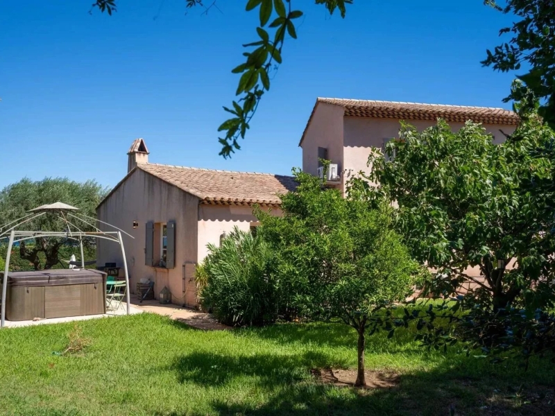 Gassin - Villa Sinodelle : Villa de style provençal avec piscine et jardin paysager – Gassin