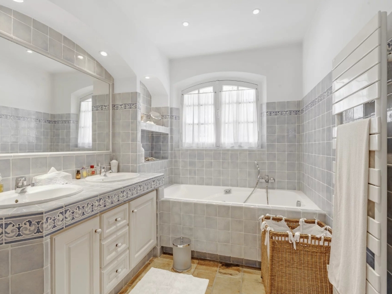 Grimaud - Villa NICOCHRIS : Charmante villa provençale avec piscine au cœur d’un cadre naturel – Grimaud