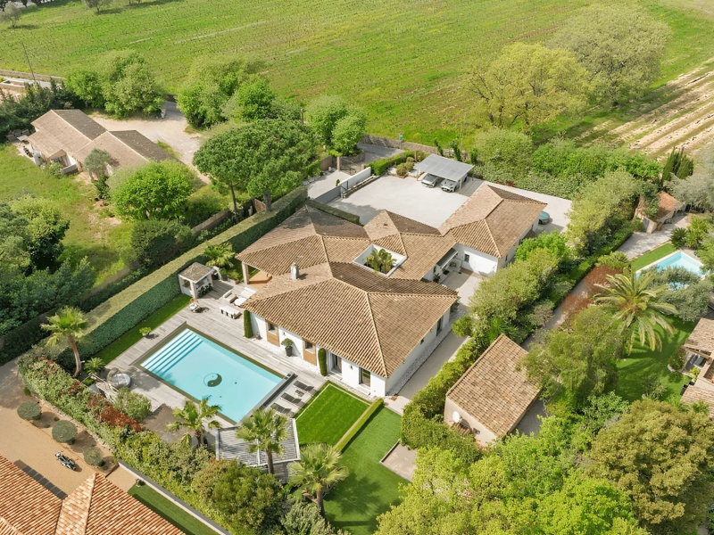 Villa Marcisa : Villa spacieuse avec piscine au calme – Saint-Tropez